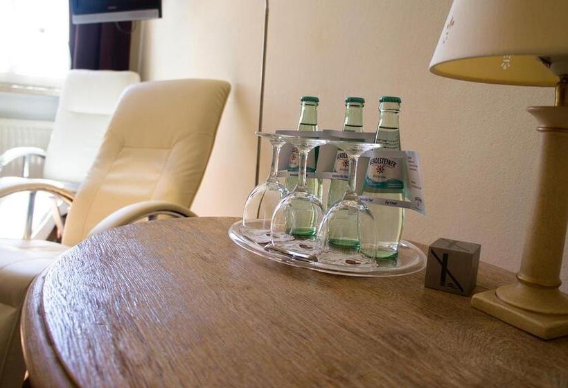 Номер Стандарт Трехместный, Restaurant Kastanienhof Lauingen