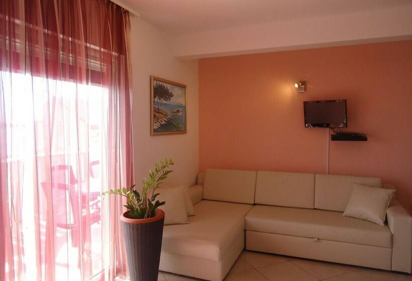 דירת חדר נוף לים, Villa Queen