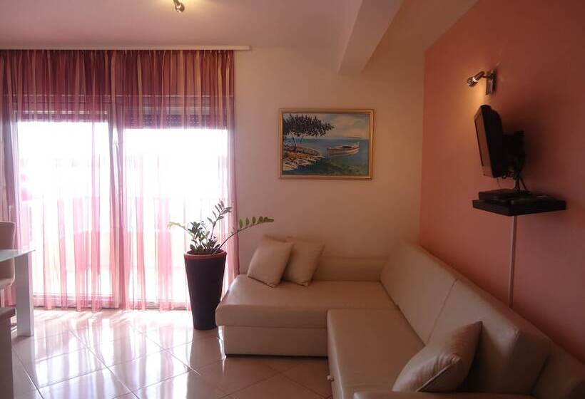 דירת חדר נוף לים, Villa Queen