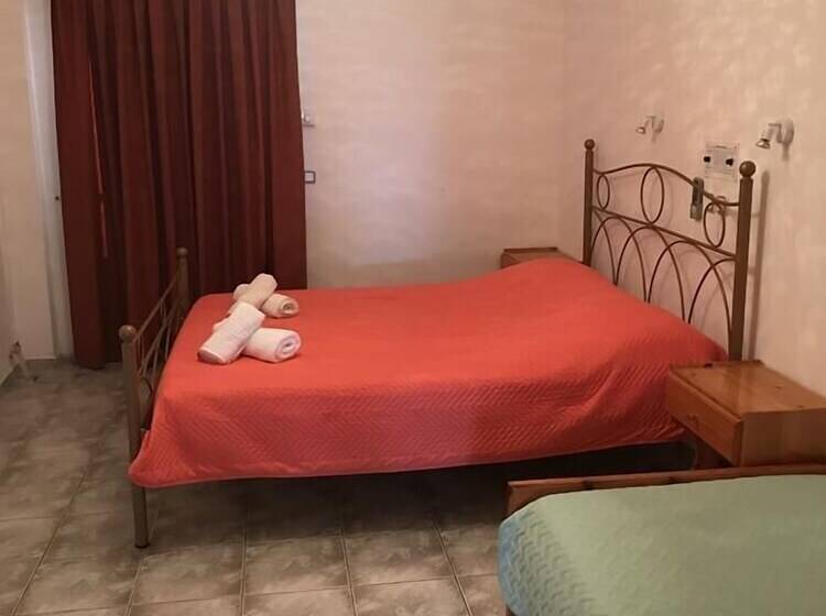 Номер Стандарт Трехместный, Pension Nikos