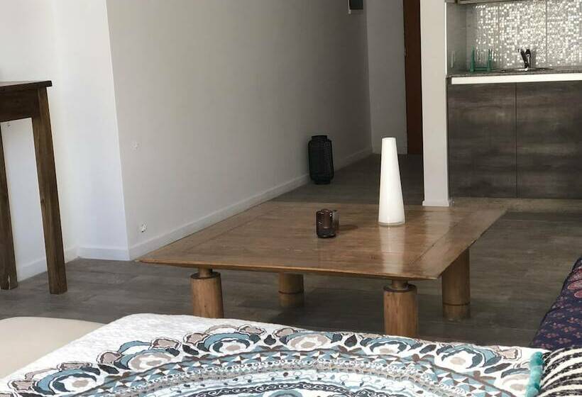 Апартаменты Executive 1 Спальня, Lujan Homes