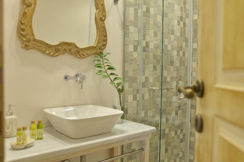Полулюкс Вид на Море, Akrolithi Boutique