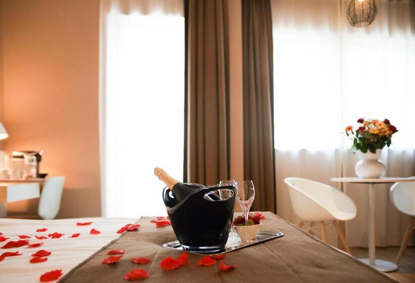 Полулюкс, Alfa Inn