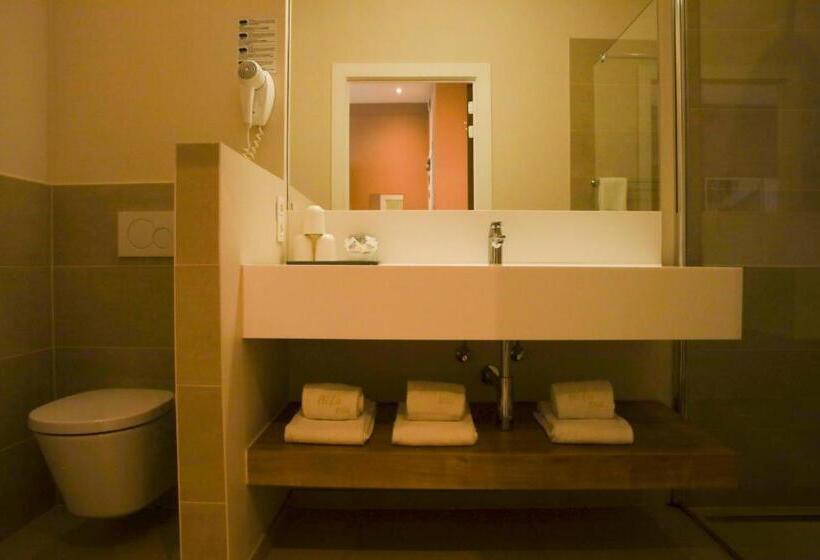 Полулюкс, Alfa Inn