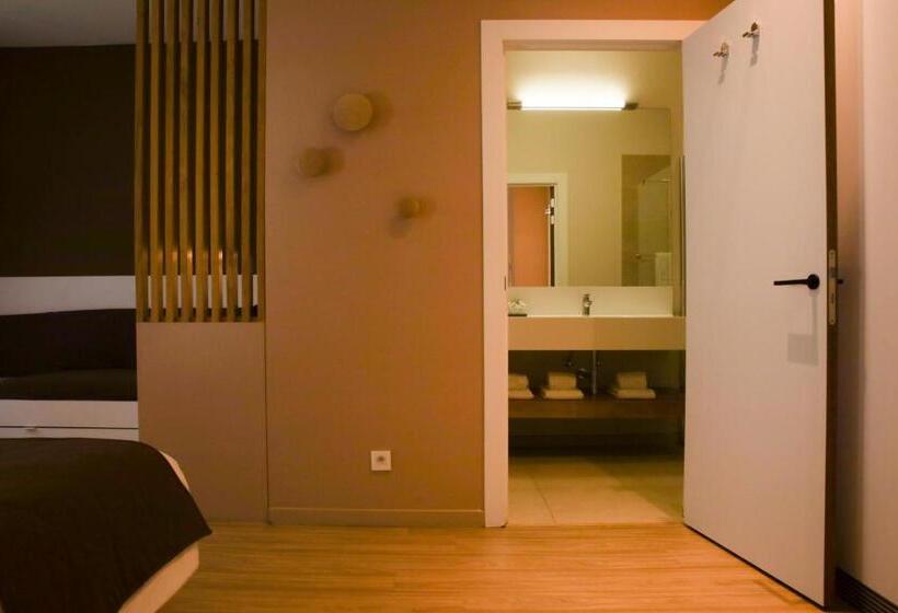 Полулюкс, Alfa Inn