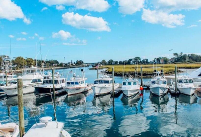 Номер Стандарт, The Hotel At Cape Ann Marina