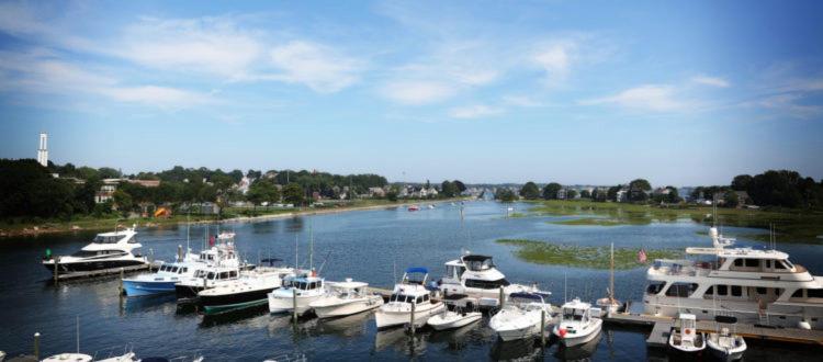 Полулюкс, The Hotel At Cape Ann Marina