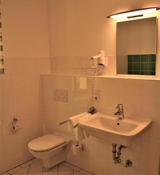 Номер Стандарт Индивидуальный, Economy Hotel Kronach