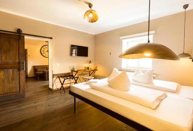 Люкс, Knast Hotel Fronfeste