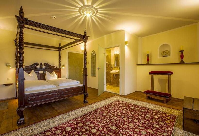 Номер Deluxe, Knast Hotel Fronfeste