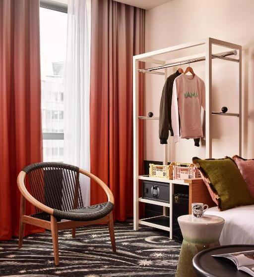Люкс, Mama Shelter Paris La Défense