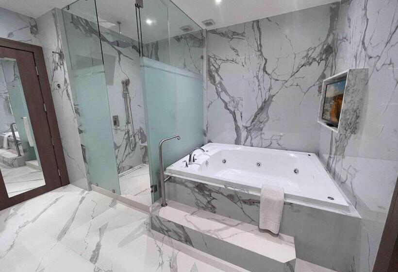 带按摩浴盆的套房, Safi Royal Luxury Metropolitan