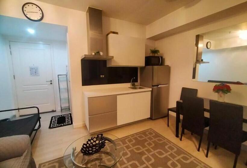 １ベッドルームのスーペリアアパートメント, Residences In Azure Condominium Parañaque City Metro Manila