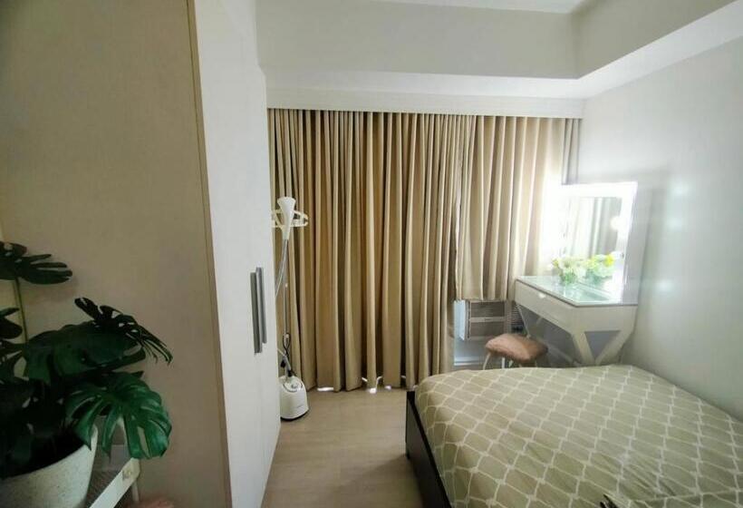 デラックスファミリールーム, Residences In Azure Condominium Parañaque City Metro Manila