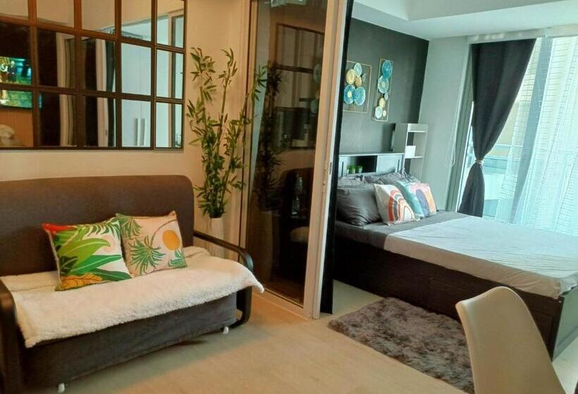 バルコニー付きスタンダードステューディオ, Residences In Azure Condominium Parañaque City Metro Manila