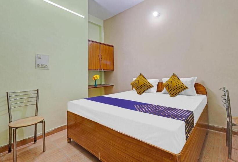 标准间, Spot On Ganpati Home Stays