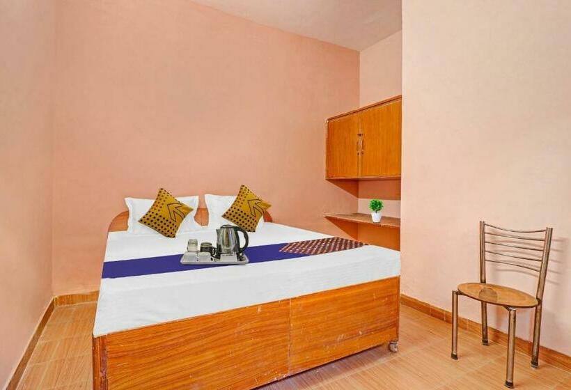 标准间, Spot On Ganpati Home Stays