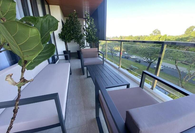 발코니가 있는 스위트, Otel Hotel Suite