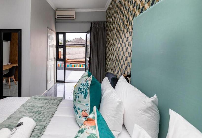 디럭스 룸 킹사이즈 침대, 5th On Preston Guest House