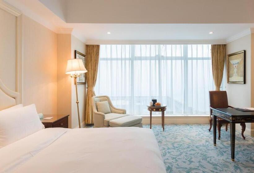 Номер Стандарт, Qingdao Jinshi International