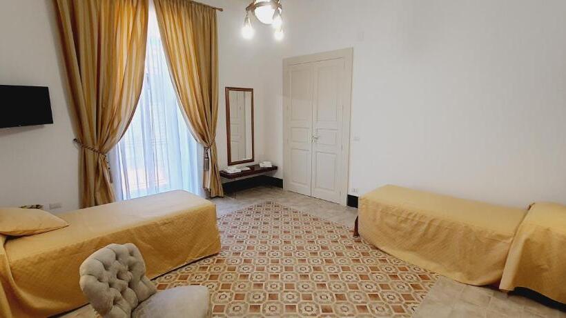 Standard room with outdoor bath, Palazzo Restifa Bnb