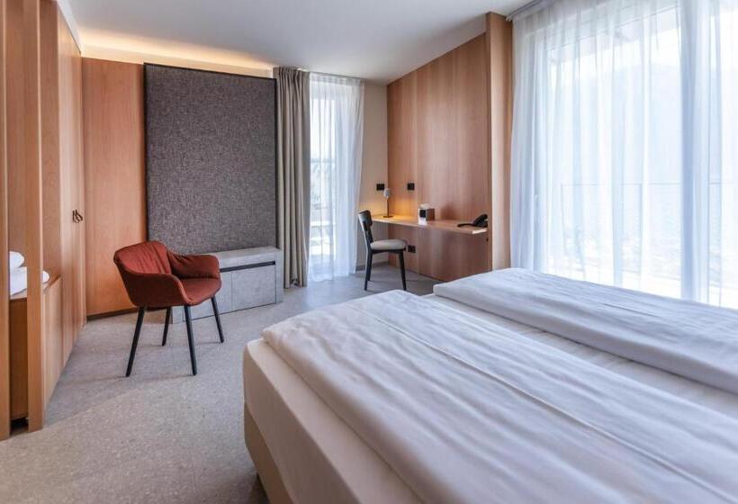 Suite with lake view, Llac Living Nature
