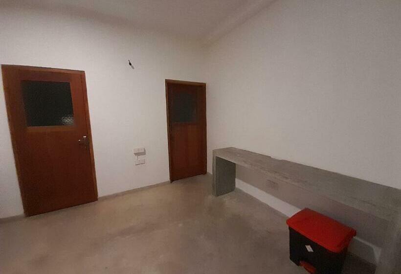 Номер Deluxe, Mealanie S House
