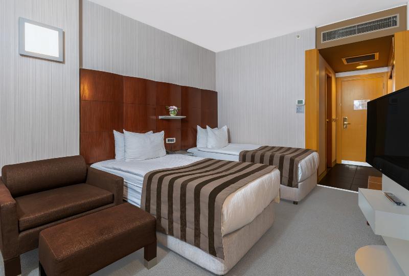 اتاق لوکس خانوادگی, Karang Timur Motel