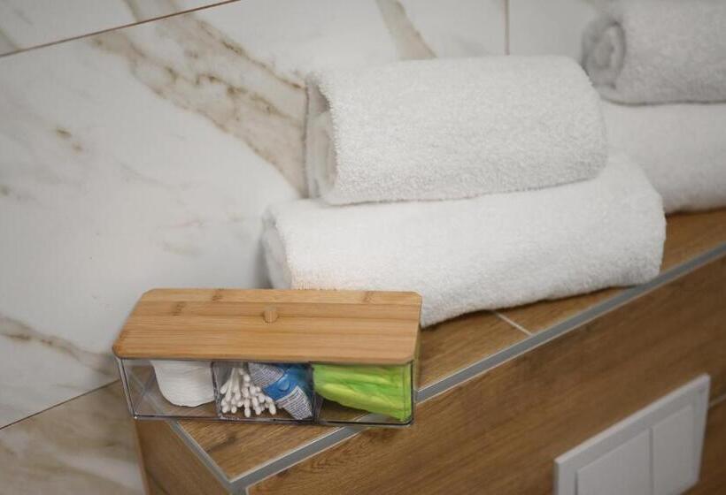 חדר סטנדרט עם מרפסת, Sobe   Rooms Drvorez