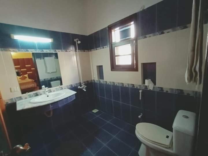 اتاق خانوادگی, Royal Accommodation