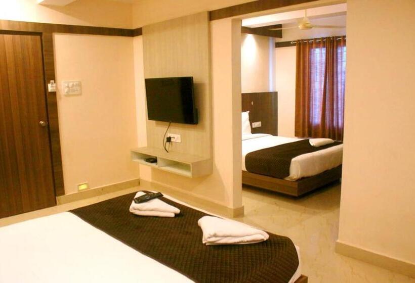 标准间, Sakura Inn