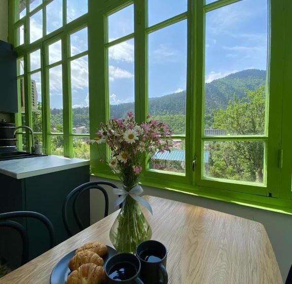 اتاق استاندارد با تخت بزرگ, Polifonia Inn Borjomi