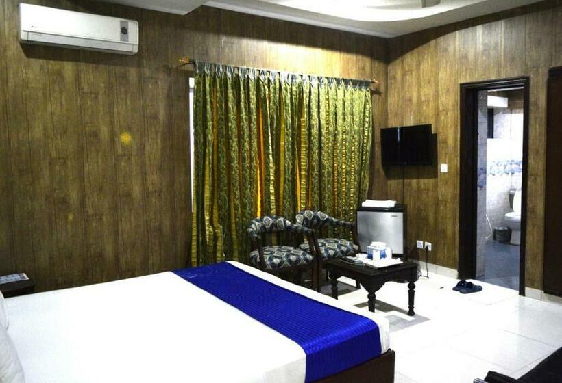اتاق لوکس, Quick Continental Hotel   Jail Road