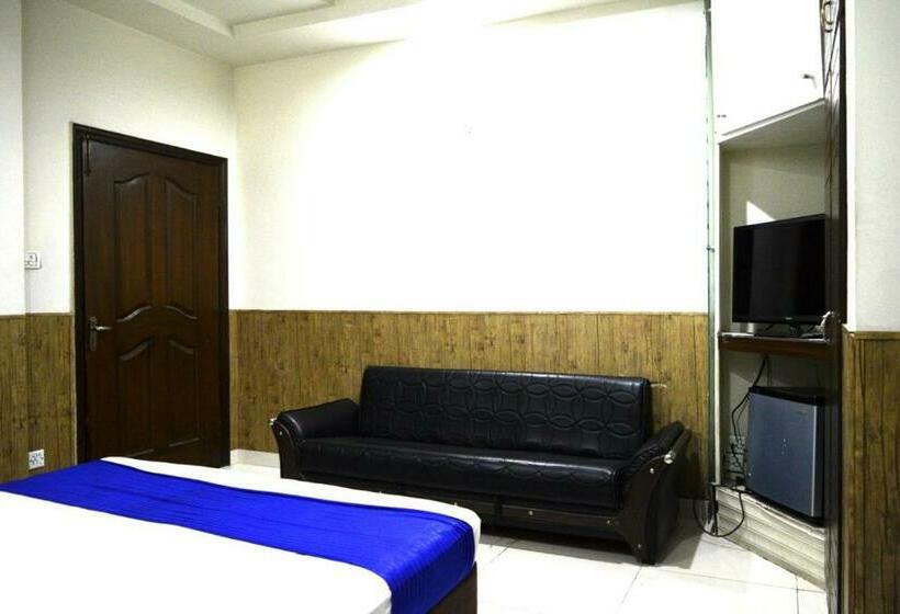 اتاق لوکس, Quick Continental Hotel   Jail Road