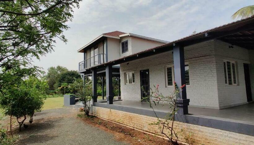 חדר משפחתי, Shakuntala Farms   Rustic Farmstay With Modern Comforts