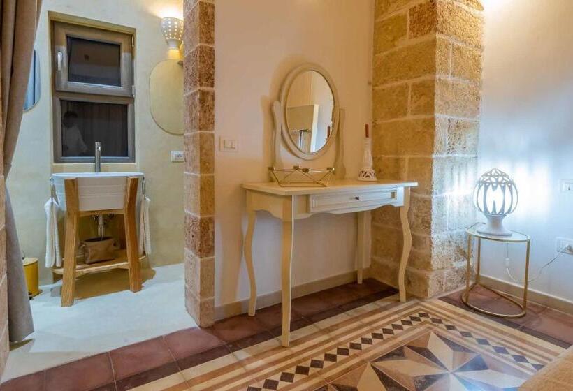Family Suite, Corte Janca