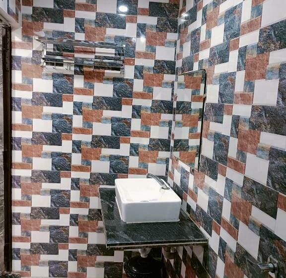Номер Deluxe, Royal Inn