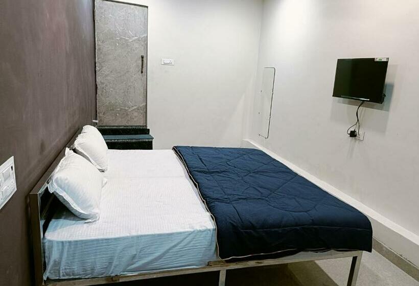 Номер Deluxe, Royal Inn