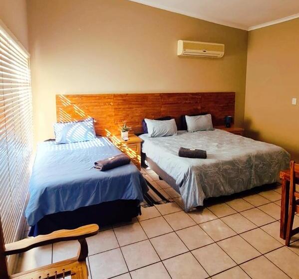 4인용 스탠다드 룸, Alpha B Lodging