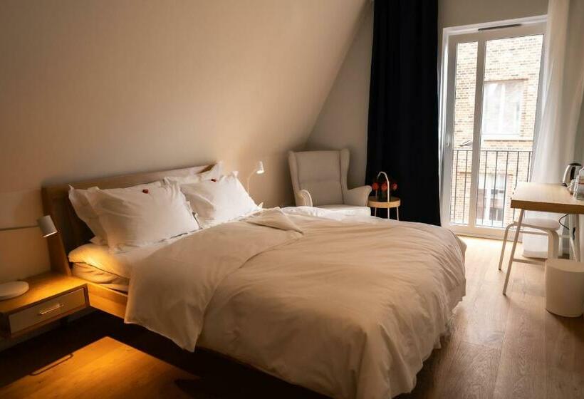 标准间, The Layhead B&b