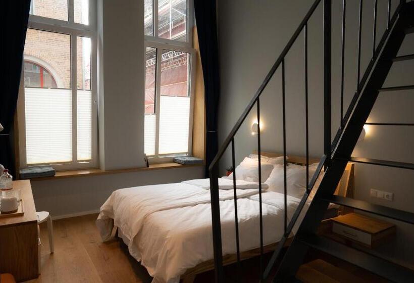 豪华房间, The Layhead B&b