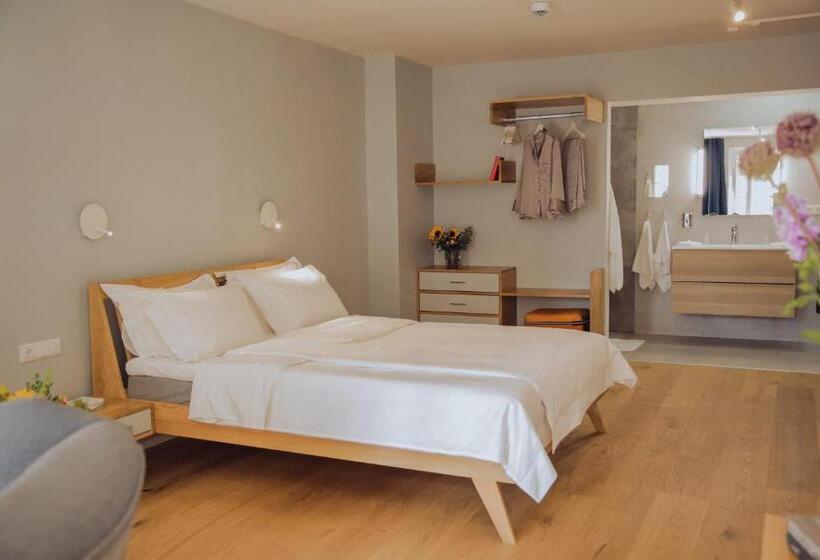 豪华房间, The Layhead B&b