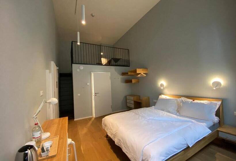 豪华房间, The Layhead B&b