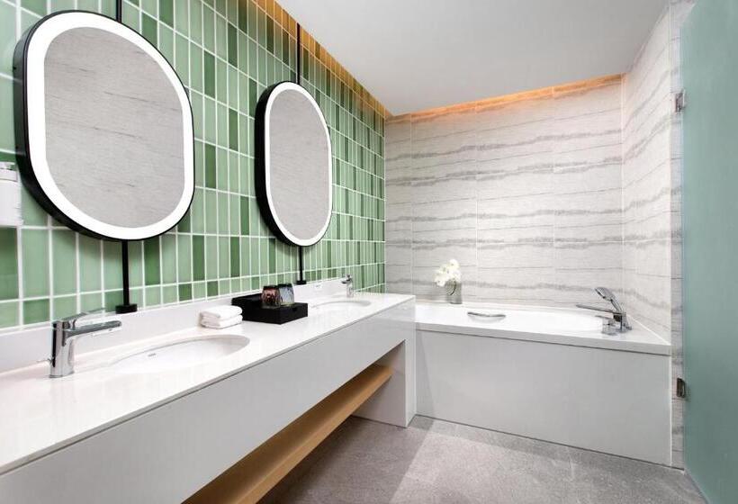 Люкс Кровать Кинг, Holiday Inn Resort Guiyang Qingyan, An Ihg