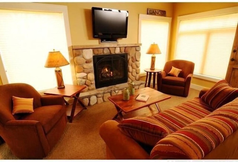 Хижина, Trappers Landing Lodge