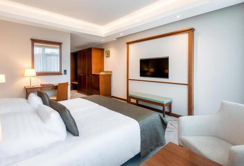 Номер Стандарт с Балконом, Hunguest Saliris