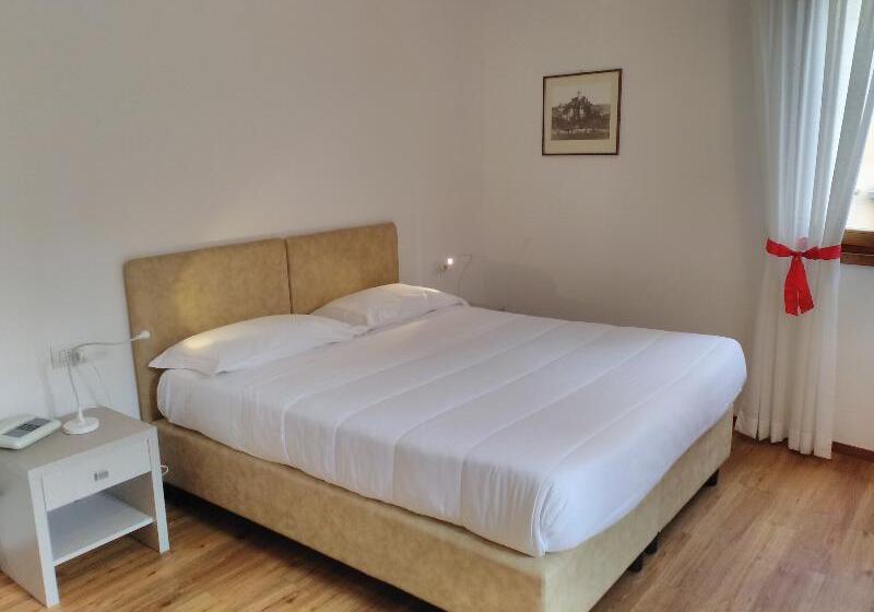 Номер Стандарт, Albergo La Rocca