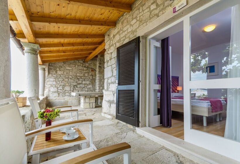 Comfort room with balcony, Vista