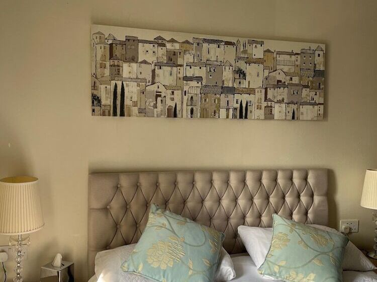 스탠다드 룸, Castle Lodge Wilton