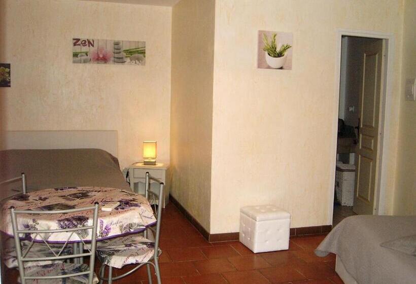 Habitación Triple Estándar, Mas Aurélia B&b